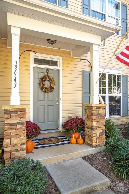 Property image 2 of 13943 Waverton Lane in Carrington Ridge, Huntersville, NC 28078