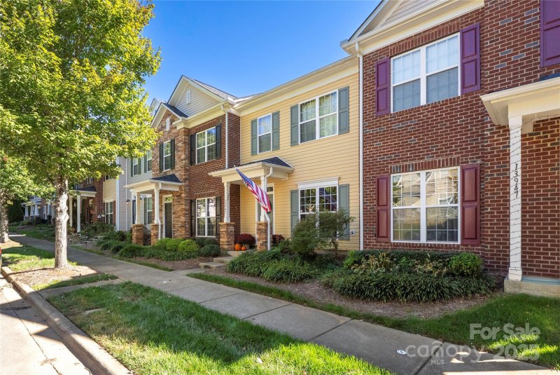 Property image 3 of 13943 Waverton Lane in Carrington Ridge, Huntersville, NC 28078