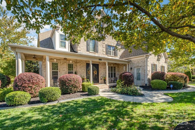 Property image 2 of 15030 Brannock Hills Drive in Creekshire Estates, Charlotte, NC 28278
