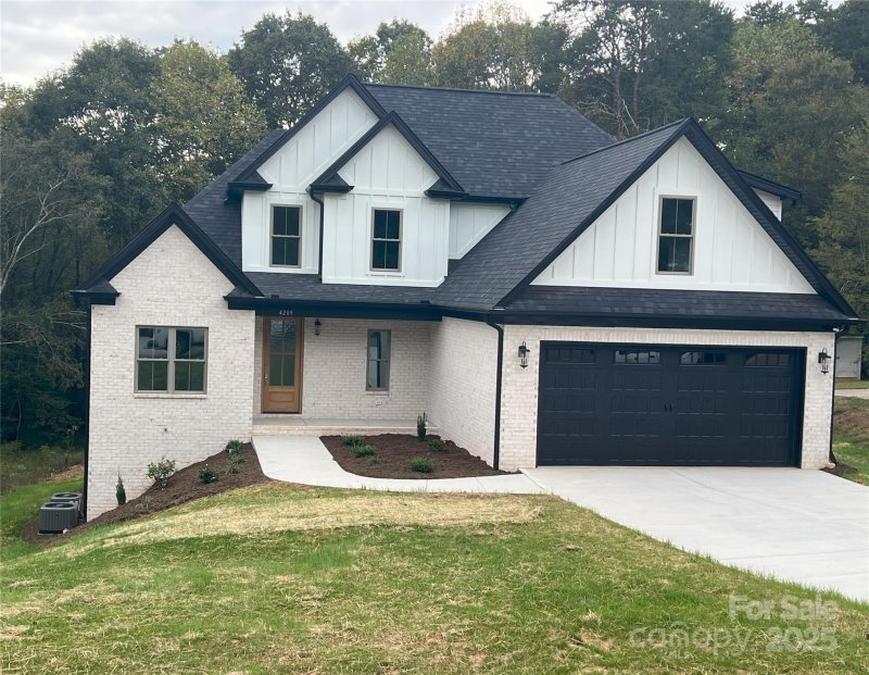 Property image 2 of 4205 9th Street in Tillmans Run, Hickory, NC 28601