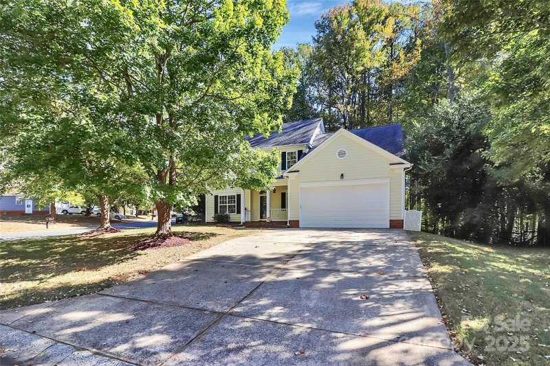 Property image 2 of 10648 Jardin Way in Bradfield Farms, Charlotte, NC 28215