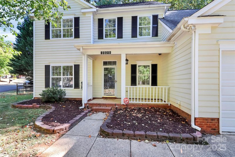 Property image 3 of 10648 Jardin Way in Bradfield Farms, Charlotte, NC 28215
