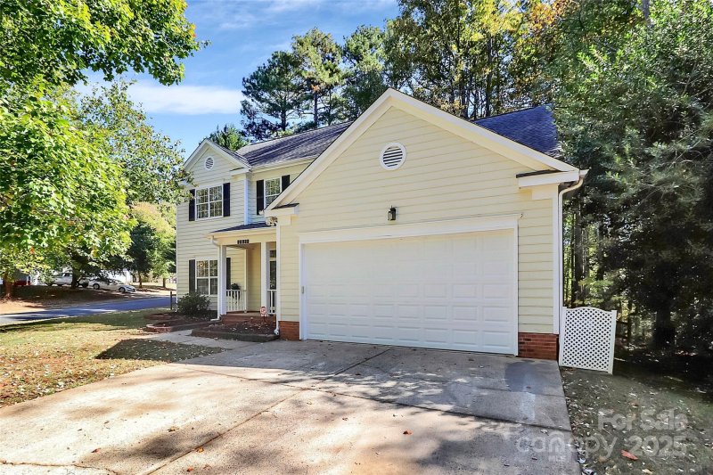 Property image 4 of 10648 Jardin Way in Bradfield Farms, Charlotte, NC 28215