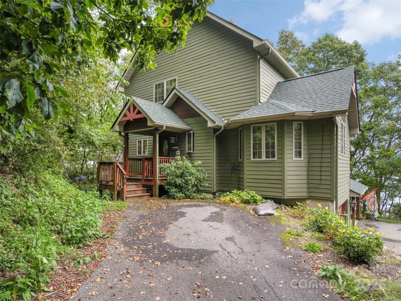 Property image 2 of 195 Simpson Lane in Laurel Heights, Maggie Valley, NC 28751