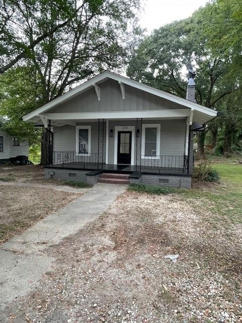 Property image 2 of 210 W 8th Avenue in York Chester, Gastonia, NC 28052