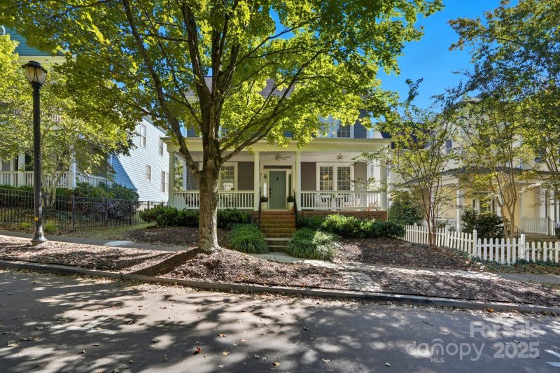 Property image 2 of 911 Cara Court in Baxter Village, Fort Mill, SC 29708
