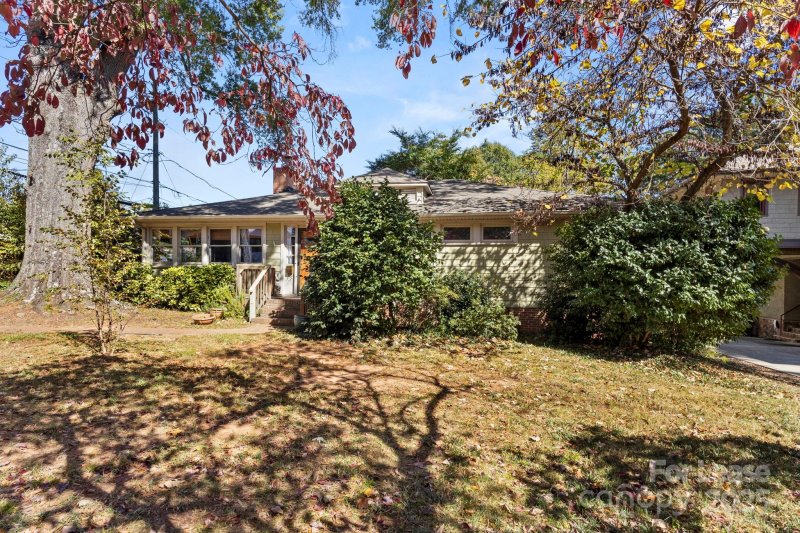 Property image 3 of 2917 Forest Park Drive in Myers Park, Charlotte, NC 28209