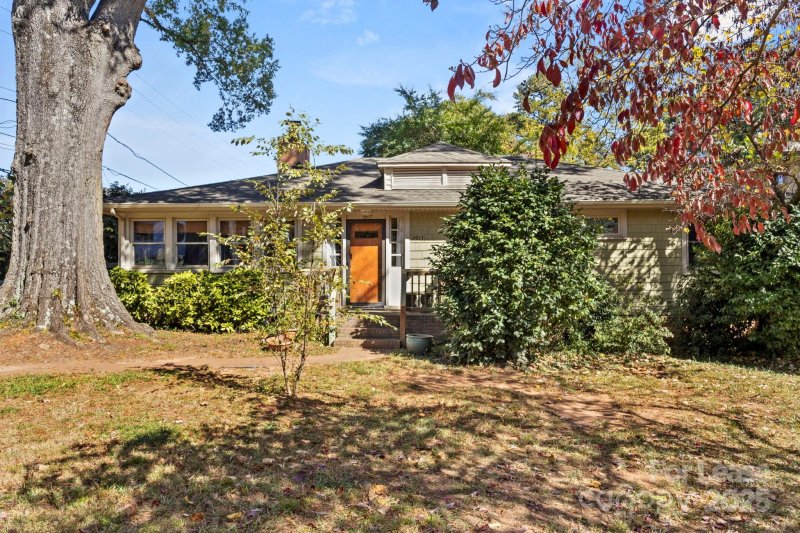 Property image 4 of 2917 Forest Park Drive in Myers Park, Charlotte, NC 28209