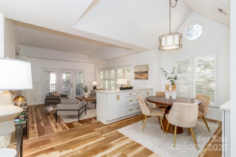 Property image 4 of 318 Queens Road in Myers Park, Charlotte, NC 28204