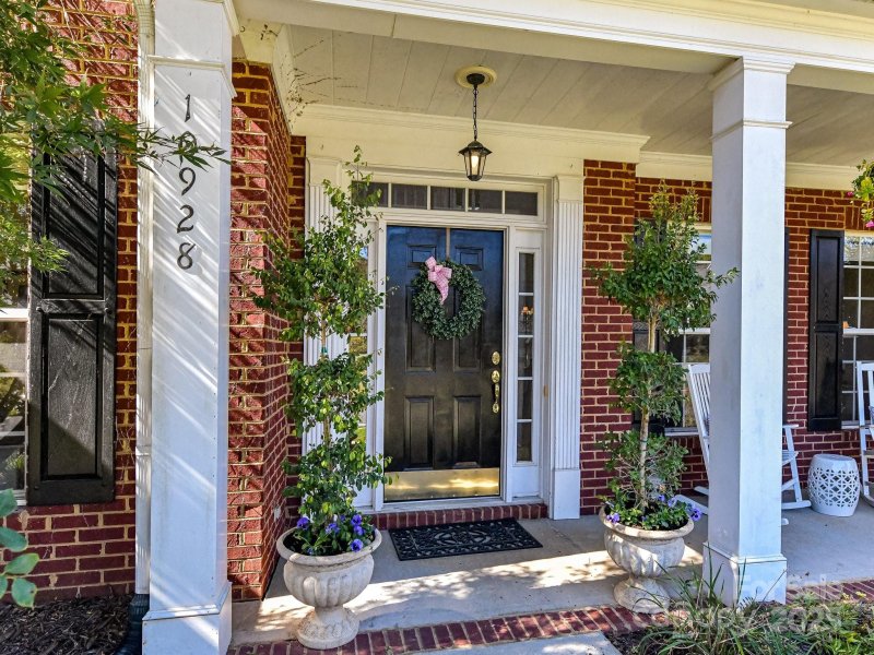 Property image 3 at 10928 Knight Castle Drive, Charlotte, NC 28277