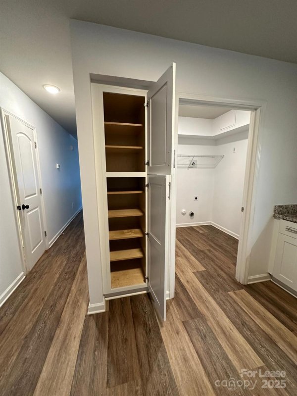 Property image 3 of 2004 Stoney Point Lane in Sharon Lakes, Charlotte, NC 28210