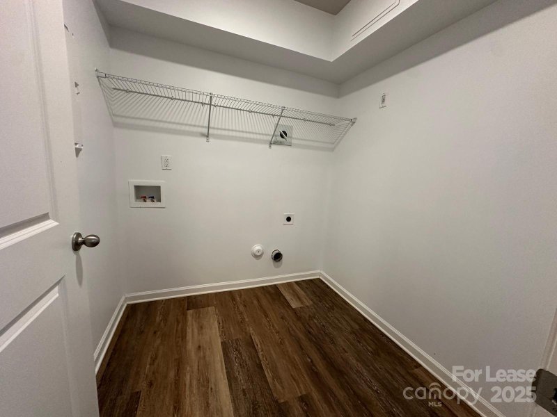 Property image 4 of 2004 Stoney Point Lane in Sharon Lakes, Charlotte, NC 28210