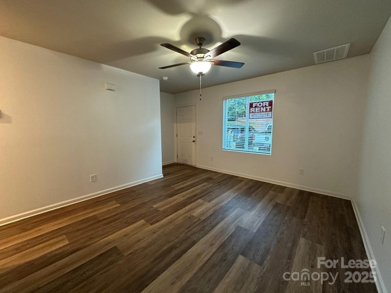 Property image 5 of 2004 Stoney Point Lane in Sharon Lakes, Charlotte, NC 28210