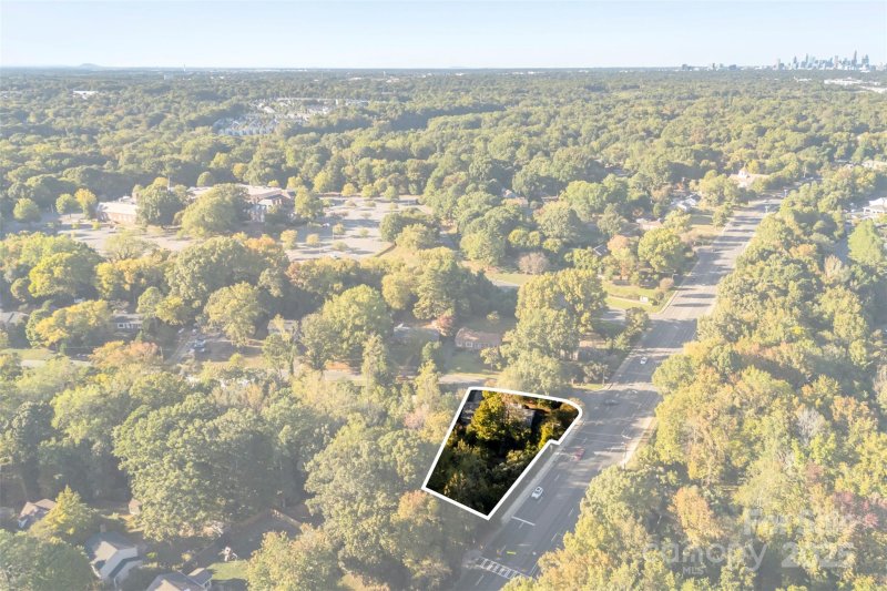 Property image 2 of 2836 Huntingtowne Farms Lane in Huntingtowne Farms, Charlotte, NC 28210