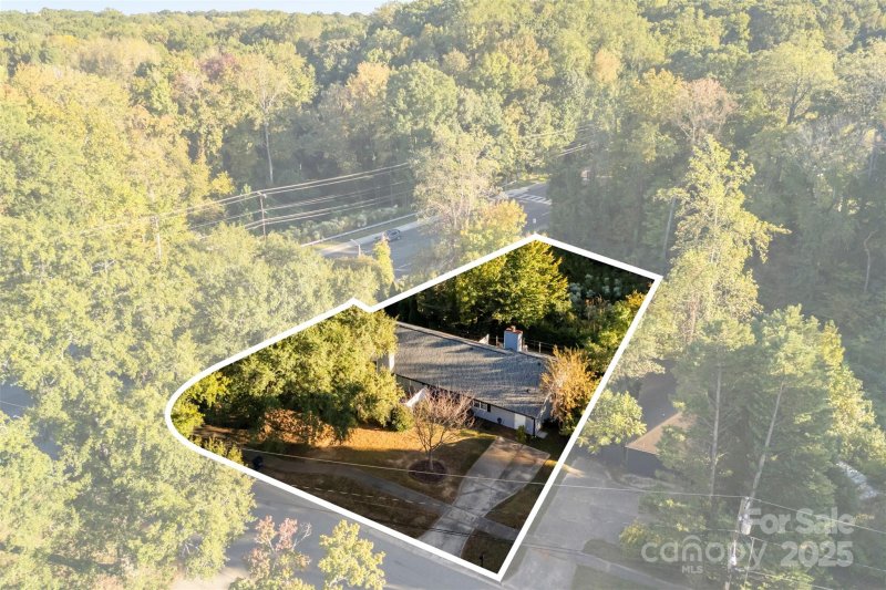 Property image 5 of 2836 Huntingtowne Farms Lane in Huntingtowne Farms, Charlotte, NC 28210