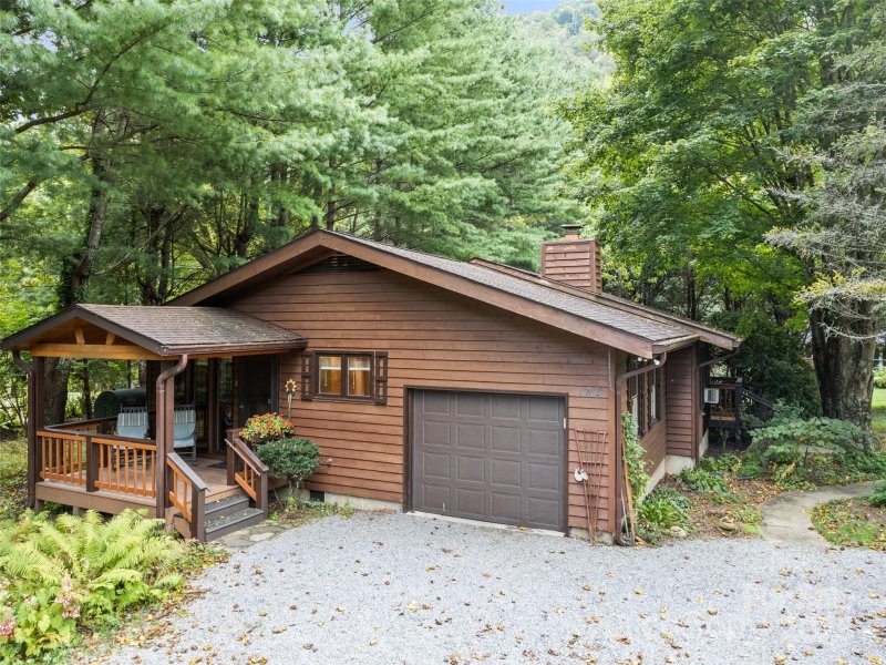 Property image 2 of 182 Laurel Branch Road in Laurel Branch Estates, Maggie Valley, NC 28751