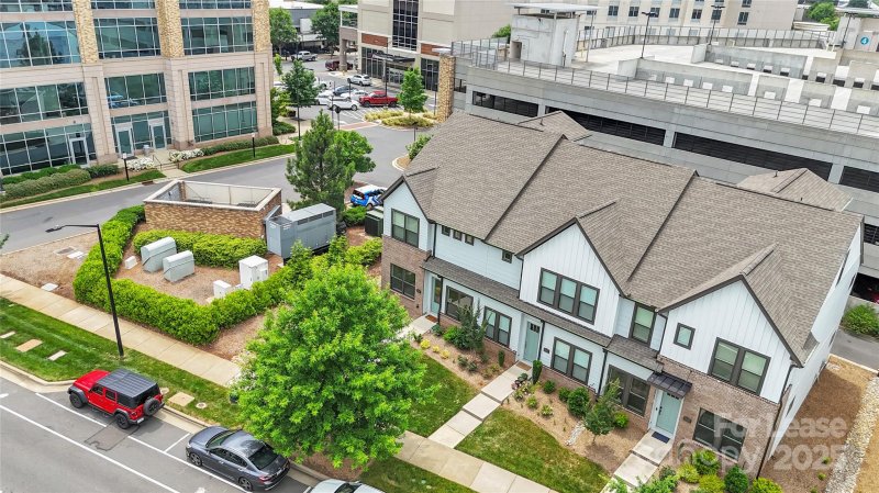 Property image 4 of 5946 Ardrey Kell Road in Waverly, Charlotte, NC 28277