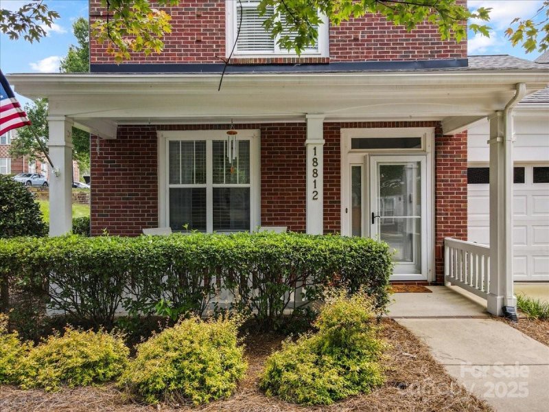 Property image 2 of 18812 Ramsey Cove Drive in Harborside, Cornelius, NC 28031