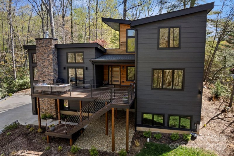 Timbercreek, Hendersonville Community