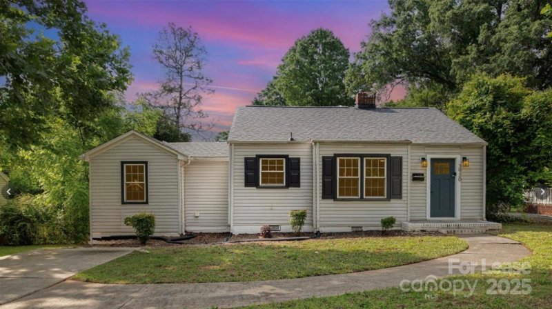 Property image 2 of 3920 Admiral Avenue in Plaza Forest, Charlotte, NC 28205
