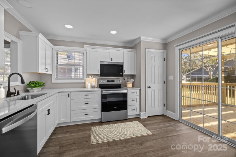 Property image 4 of 2912 Peachwood Court in Mulberry Village, Fort Mill, SC 29715