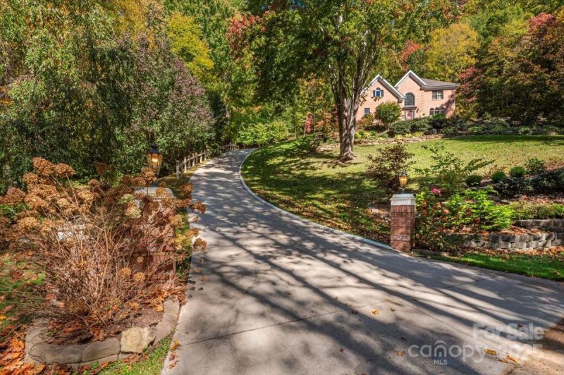 295 Laurel Ridge Drive