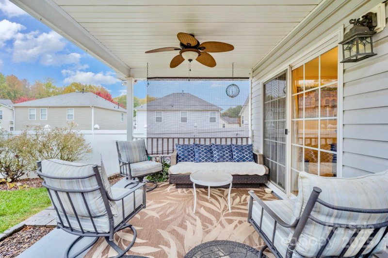 Property image 3 of 215 Tribune Drive in Belmeade Green, Charlotte, NC 28214