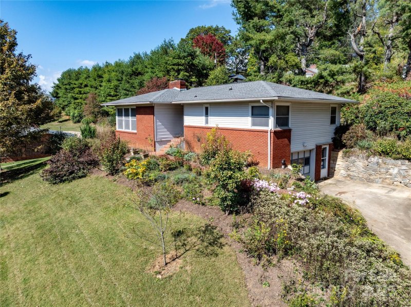 Property image 5 of 8 W Haywood Drive in Mcclure-Canton, Canton, NC 28716