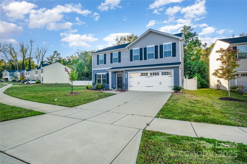 Property image 2 at 7005 Ludell Lane, Charlotte, NC 28215