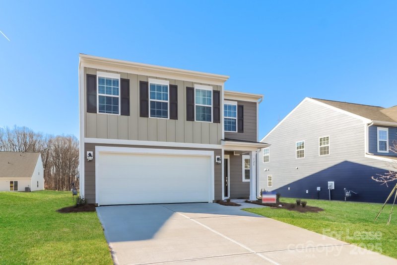 Property image 5 of 125 Mountain Bridge Way in Sullivan Farm, Statesville, NC 28625