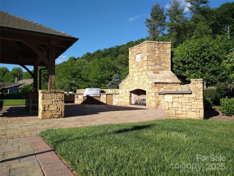 Property image 4 of 175 Senator Reynolds Road in Reynolds Mountain, Asheville, NC 28804