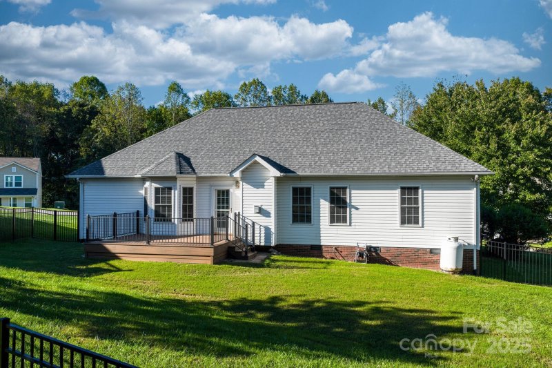 Property image 3 of 1787 Pipers Ridge Circle in Pipers Ridge, Conover, NC 28613