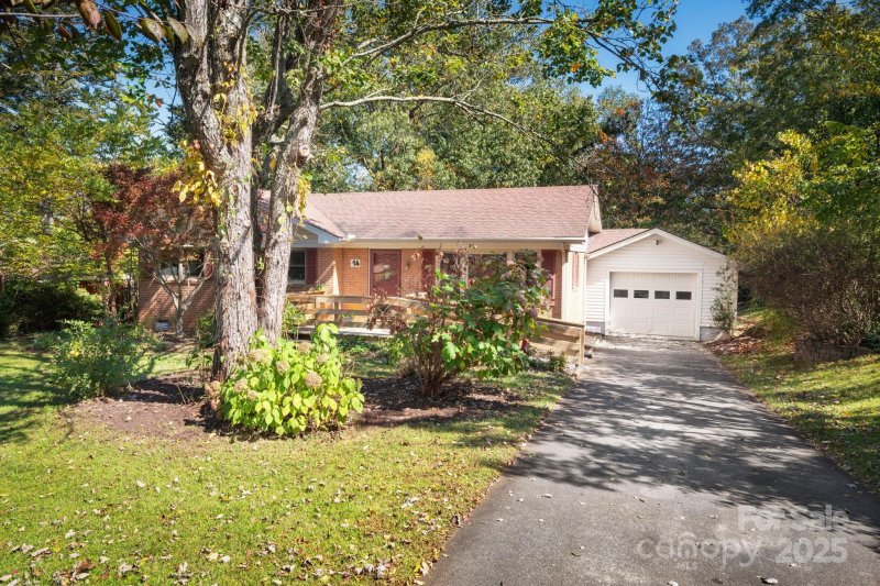 Property image 3 of 14 Wagon Road in Parkway Forest, Asheville, NC 28805