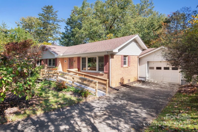 Property image 4 of 14 Wagon Road in Parkway Forest, Asheville, NC 28805