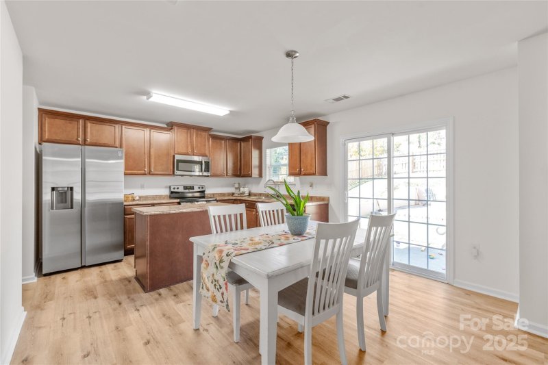 Property image 4 of 11818 Paver Lane in Tucker Chase, Midland, NC 28107