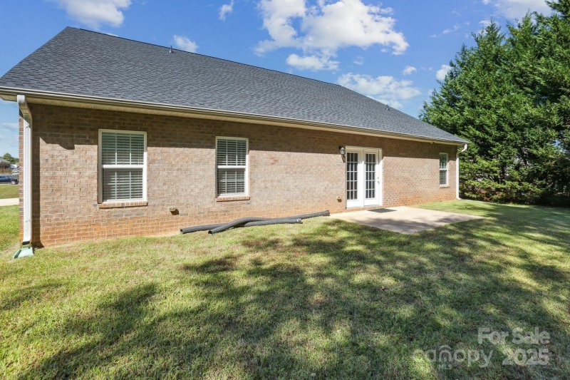 Property image 4 of 1648 Williamsburg Drive in Stoneridge Lakes, Rock Hill, SC 29732
