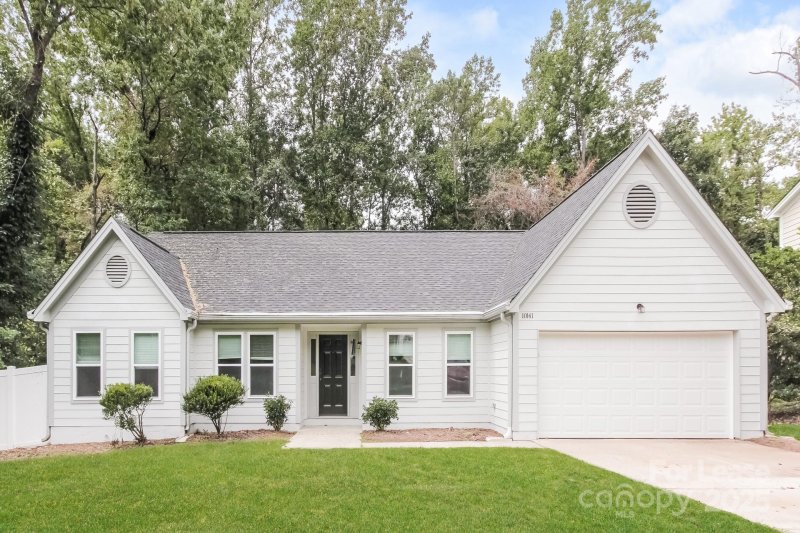 Property image 3 of 10141 Crayton Drive in Brynmoor, Charlotte, NC 28269