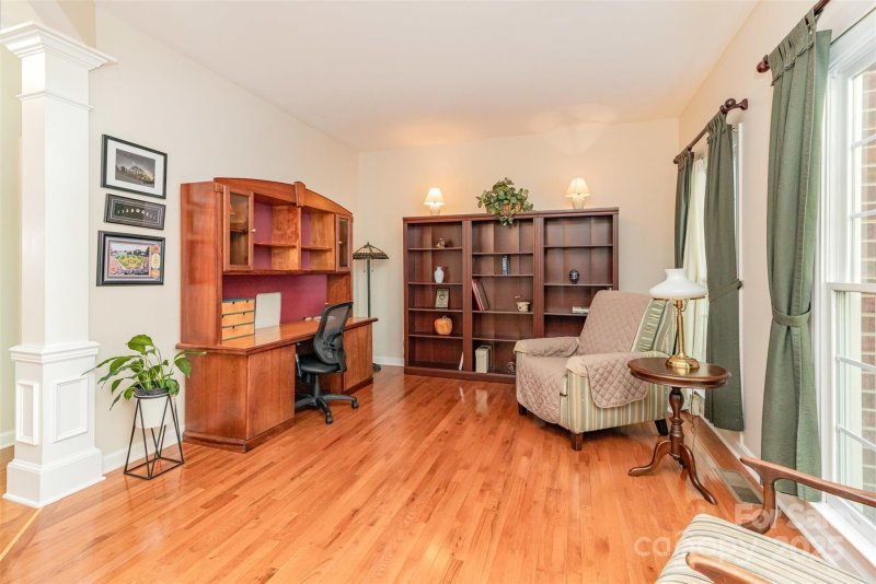 Property image 3 of 8437 Kilmartin Lane in Highland Creek, Charlotte, NC 28269