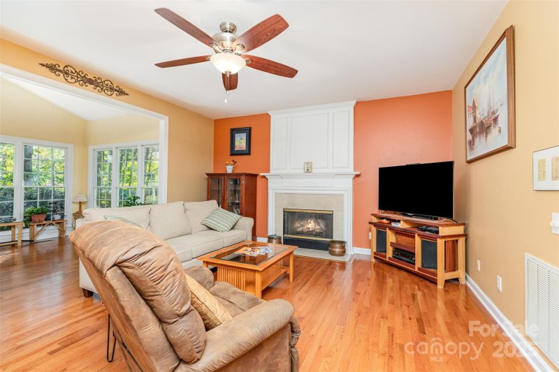 Property image 5 of 8437 Kilmartin Lane in Highland Creek, Charlotte, NC 28269