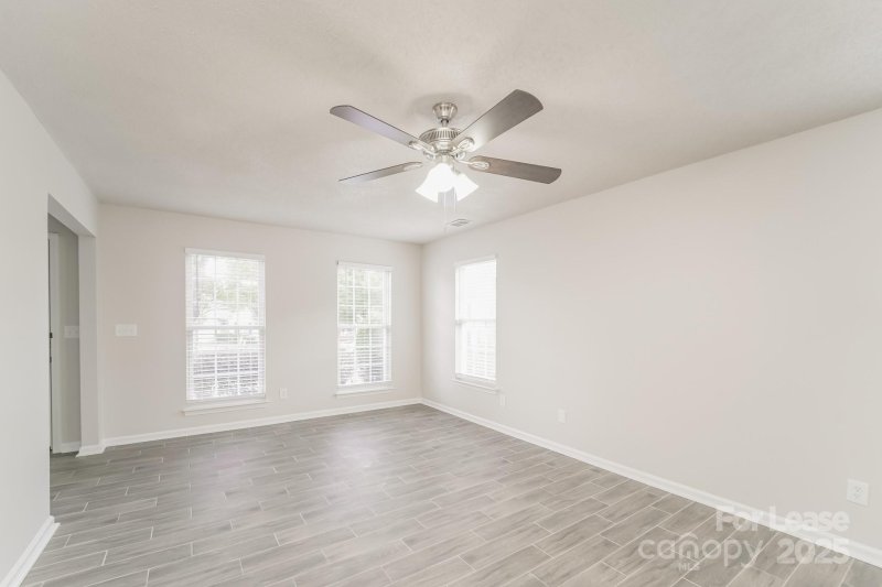 Property image 3 of 10148 Baxter Caldwell Drive in Creekview, Charlotte, NC 28213