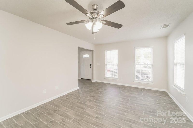 Property image 4 of 10148 Baxter Caldwell Drive in Creekview, Charlotte, NC 28213