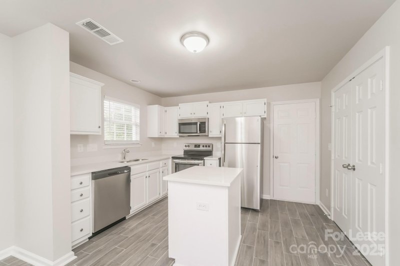 Property image 5 of 10148 Baxter Caldwell Drive in Creekview, Charlotte, NC 28213