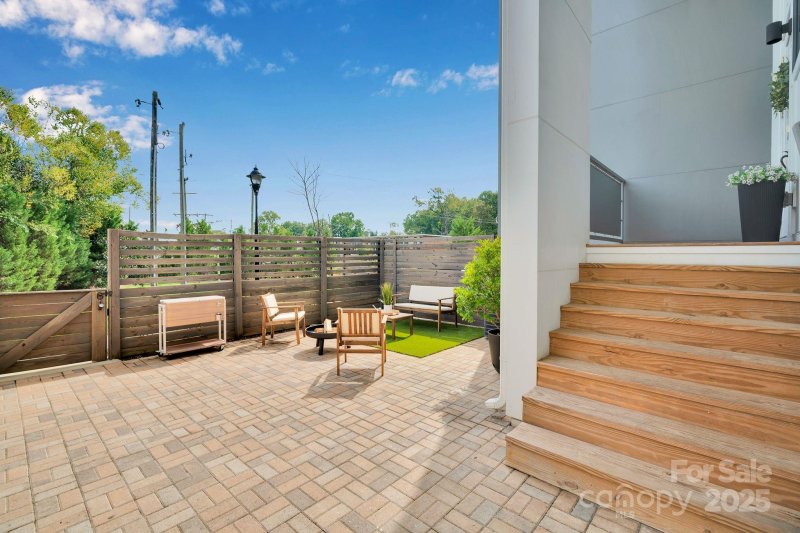 Property image 4 of 2709 Shenandoah Avenue in Chantilly, Charlotte, NC 28205