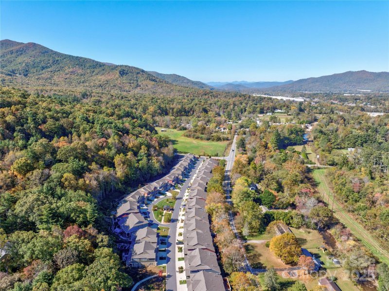 Property image 4 of 509 Sweet Birch Park Lane in Sweet Birch Commons, Black Mountain, NC 28711