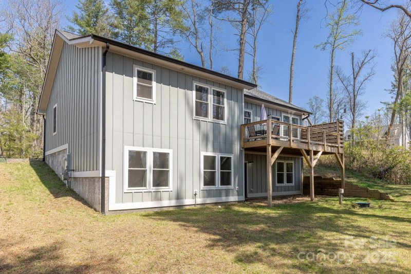 Property image 4 of 209 Fall Leaves Drive in Majestic Oaks of Fairview, Fairview, NC 28730