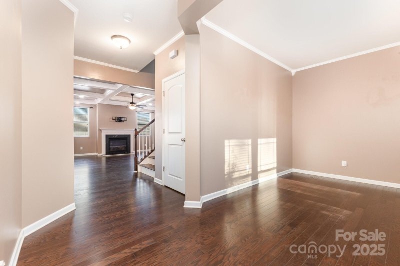 Property image 3 of 7806 Meridale Forest Drive in Meridale, Charlotte, NC 28269