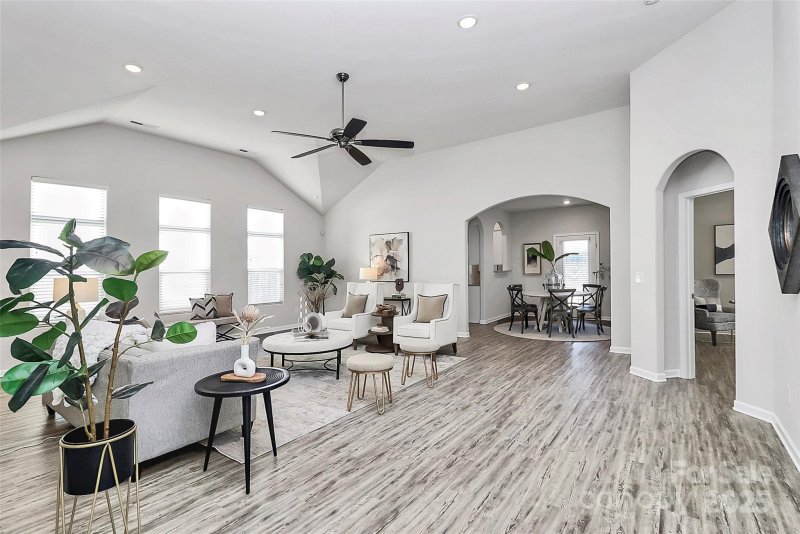 Property image 4 of 7016 Solares Drive in The Reserve at Canyon Hills, Charlotte, NC 28215