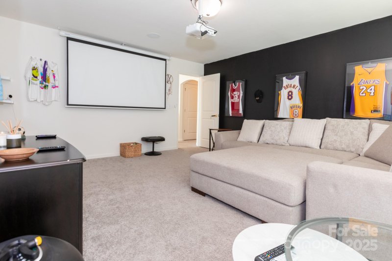 Property image 4 of 7105 Lenton Road in Brentwood, Charlotte, NC 28215