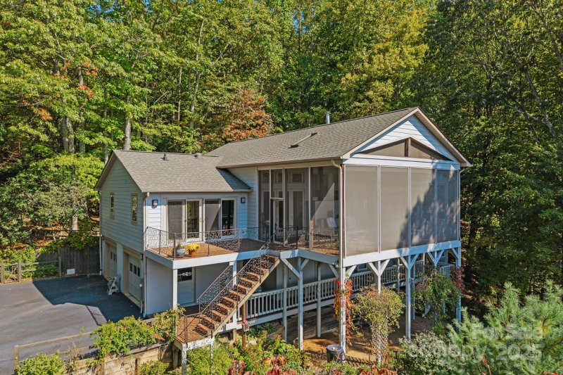 Property image 4 of 34 Sourwood Drive in High Vista, Mills River, NC 28759