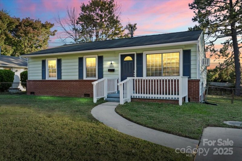 Property image 3 of 2606 Abelwood Road in University Park, Charlotte, NC 28216